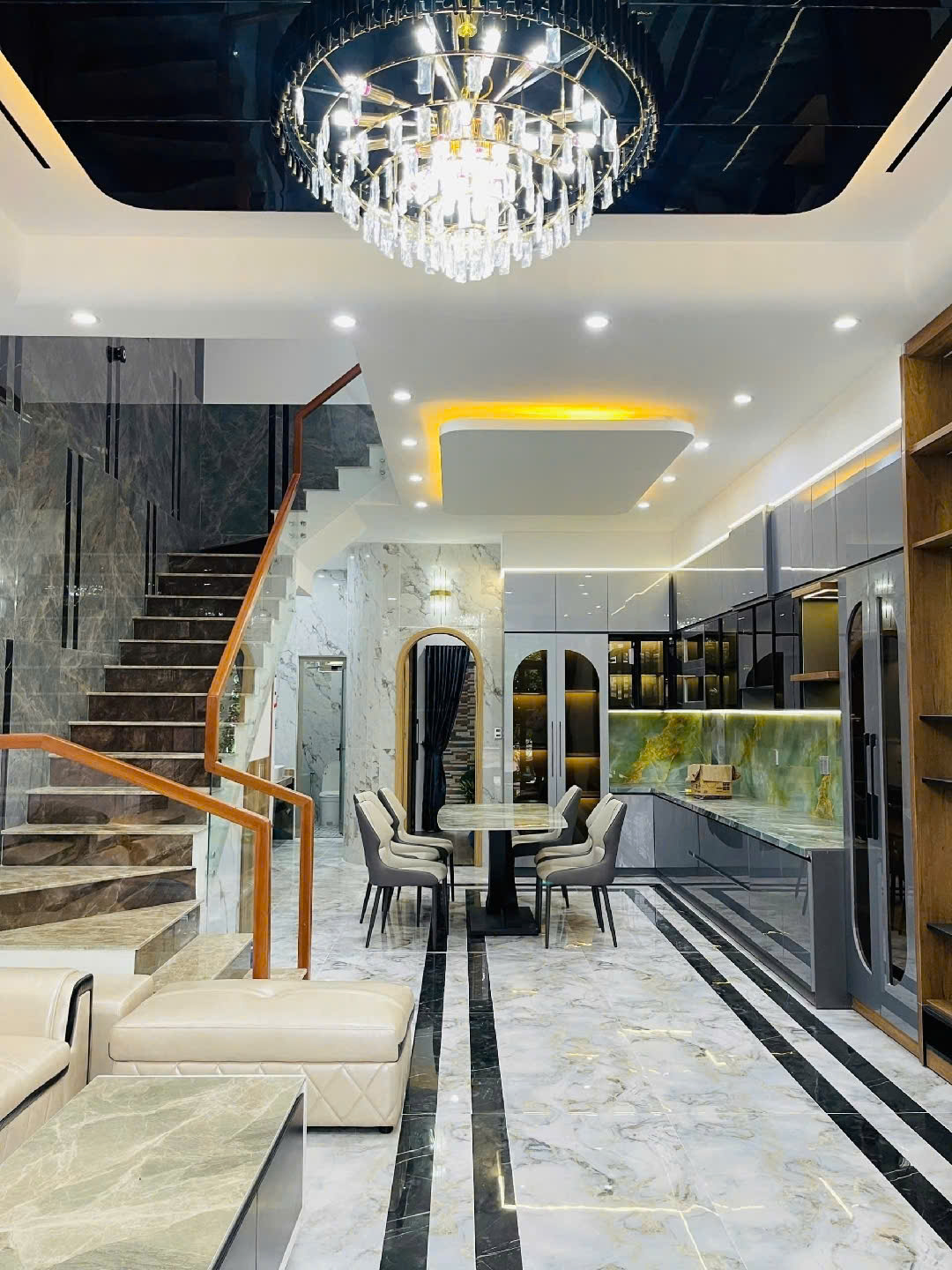 ⭐️ CHÍNH CHỦ BÁN NHÀ 3 TẦNG 75M2 MẶT ĐƯỜNG VŨ QUỲNH FULL NỘI THẤT - CÁCH BIỂN 100M - Ảnh chính